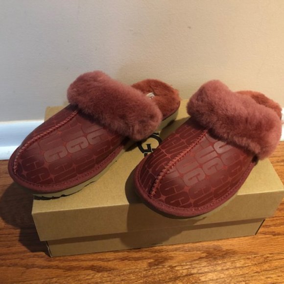 UGG Cozy II Suede Shearing Logo Slipper. Size: 7 - Picture 4 of 12